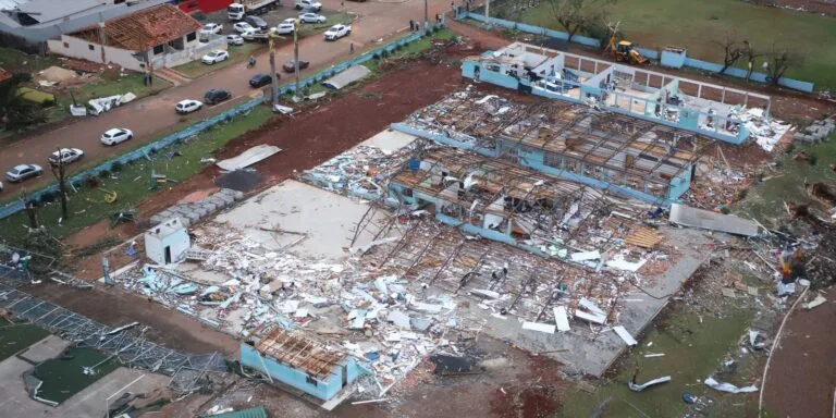 Paraná confirma sétima morte causada por tornados simultâneos