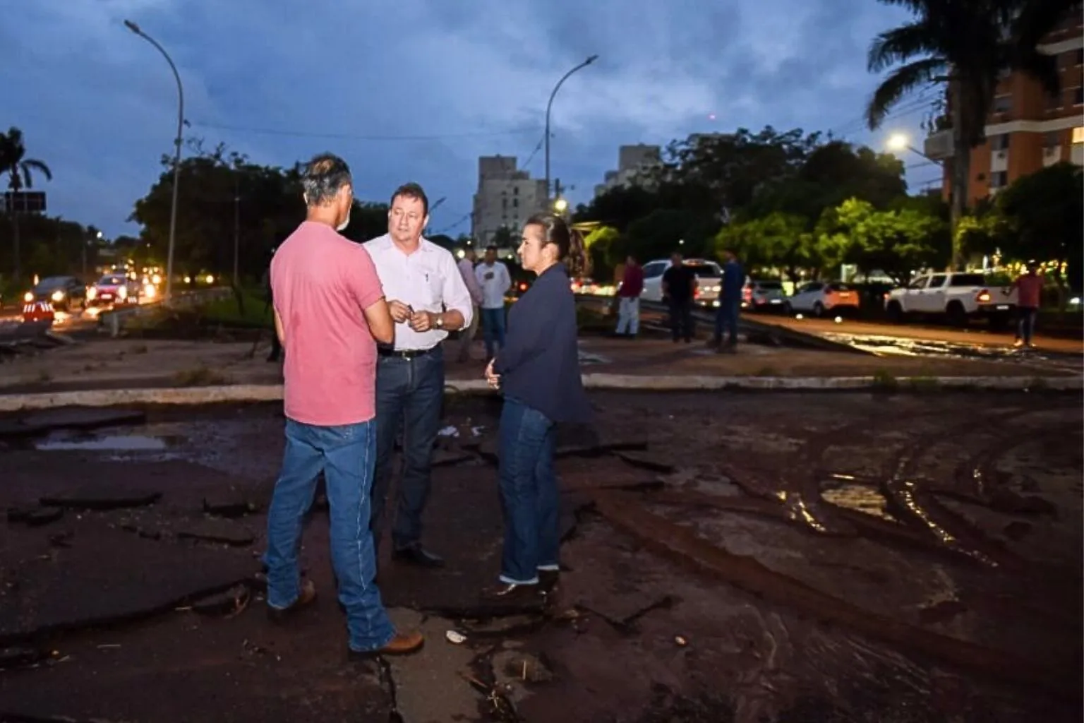 defesa civil inicia trabalho para recuperação das vias em Campo Grande