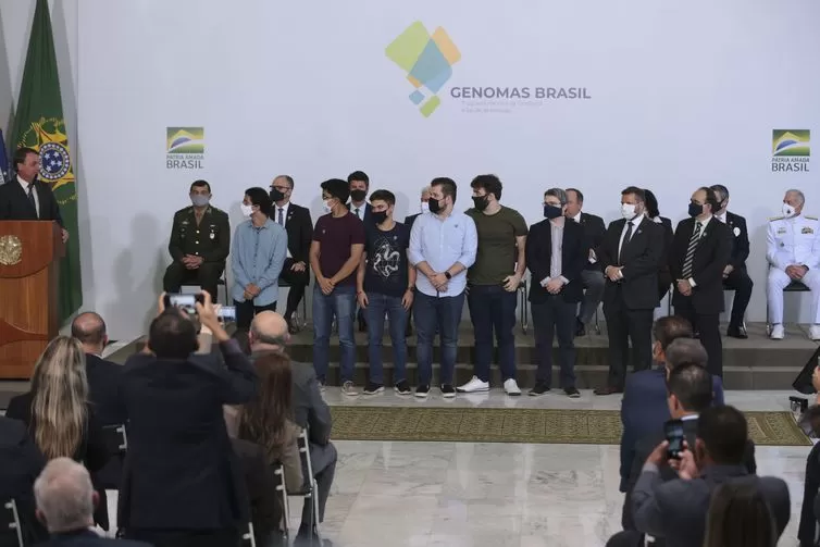 No momento, você está visualizando Governo lança programa para mapear genoma de 100 mil brasileiros